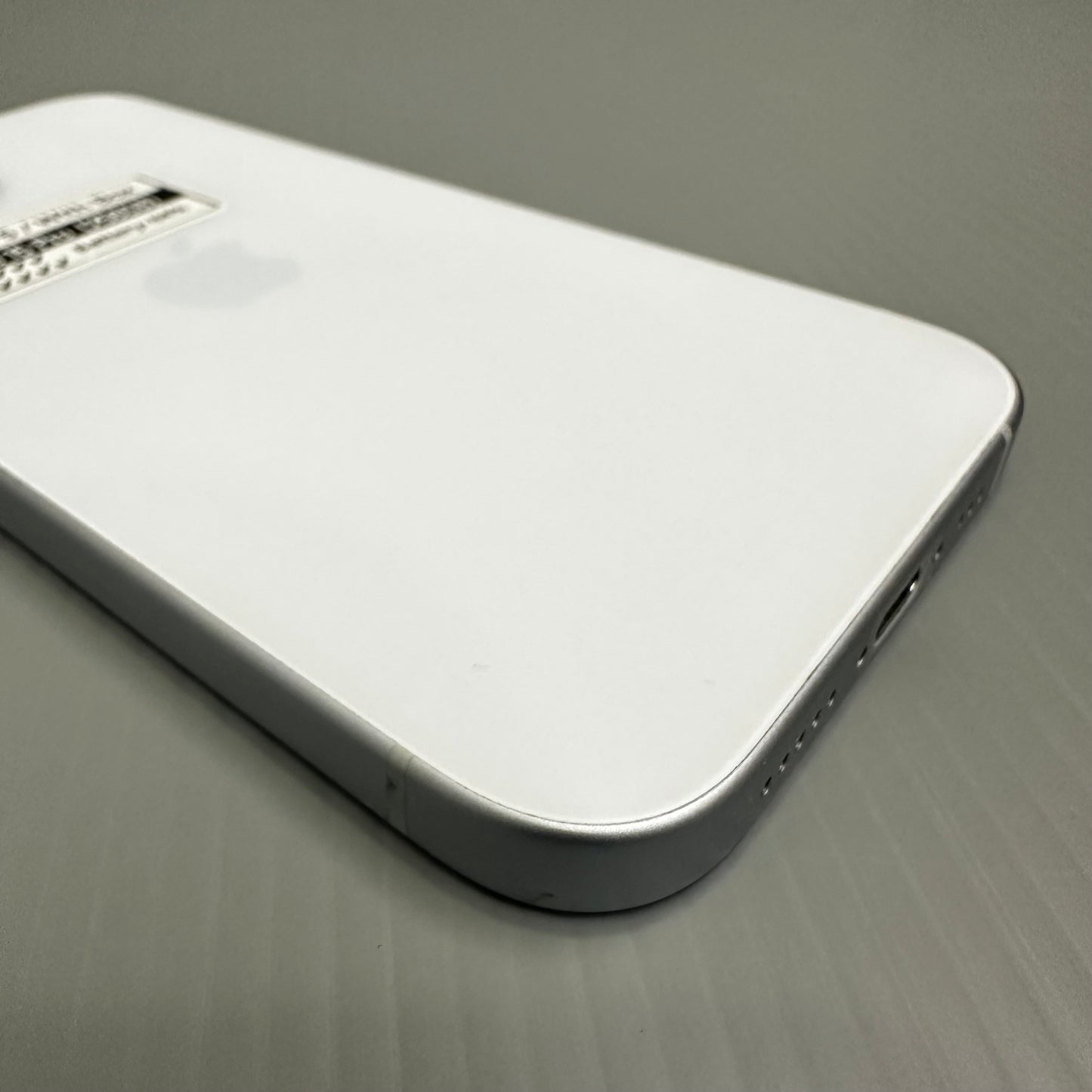 Apple iPhone 15 (256GB) - #U6175/Pre-Owned