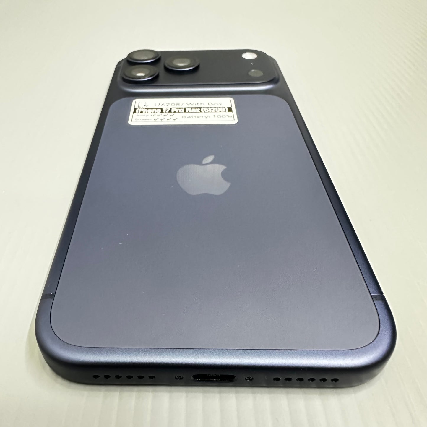 Apple iPhone 17 Pro Max (512GB) - #U6208/Pre-Owned