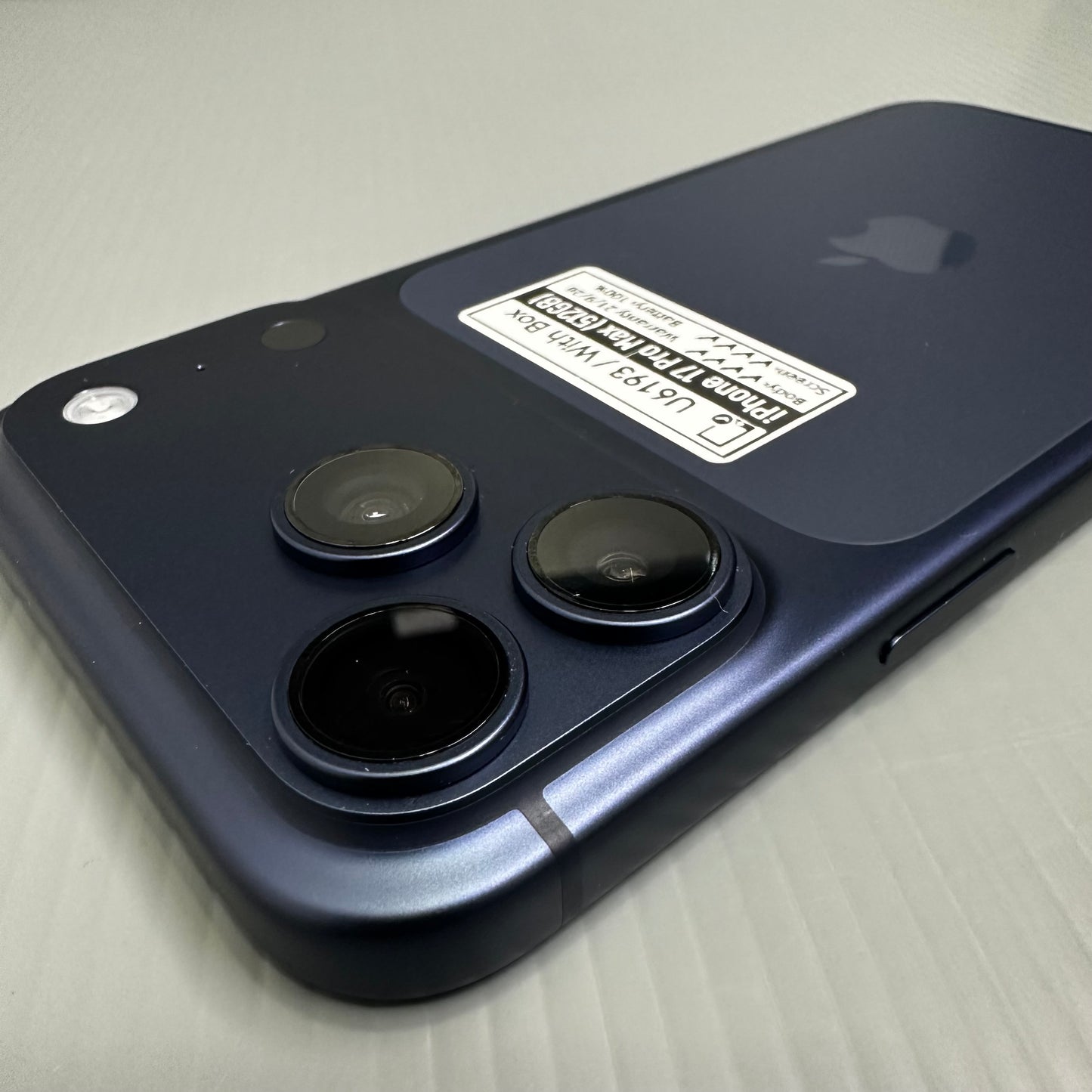 Apple iPhone 17 Pro Max (512GB) - #U6193/Pre-Owned